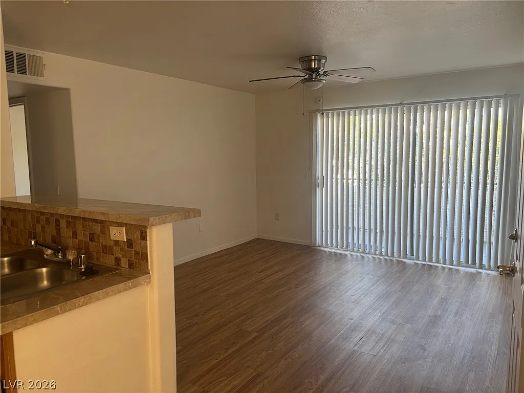 2 bed, 2.0 bath, 1029 sqft, $1,400 — Photo 2