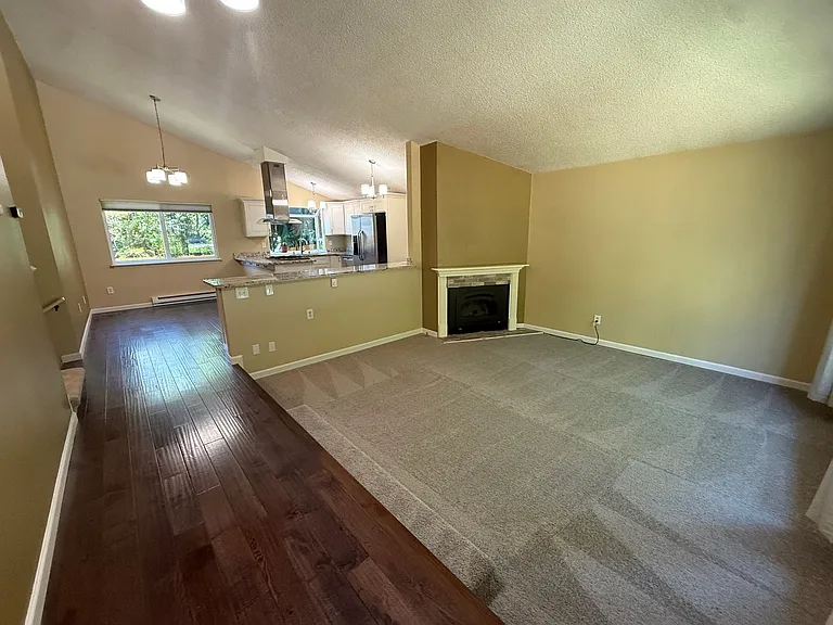 4460 Fir Dr NE — Photo 4