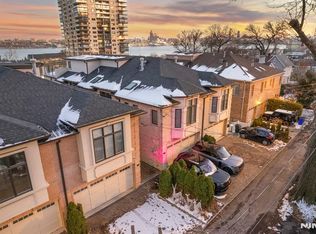 1220 River Rd #B, Edgewater, NJ 07020