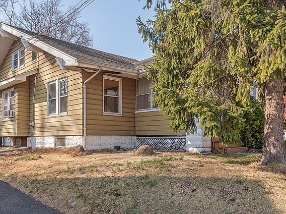 2nd image of 205 De Witt Ave