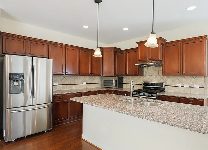 Spacious 4BR, 2.5BA Home + Fenced Back Yard! — Photo 3