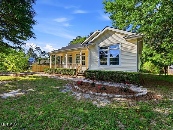 3rd image of 706 Ridgecrest Lane