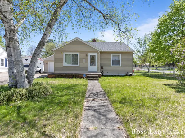 202 N Bower St, Greenville, MI 48838