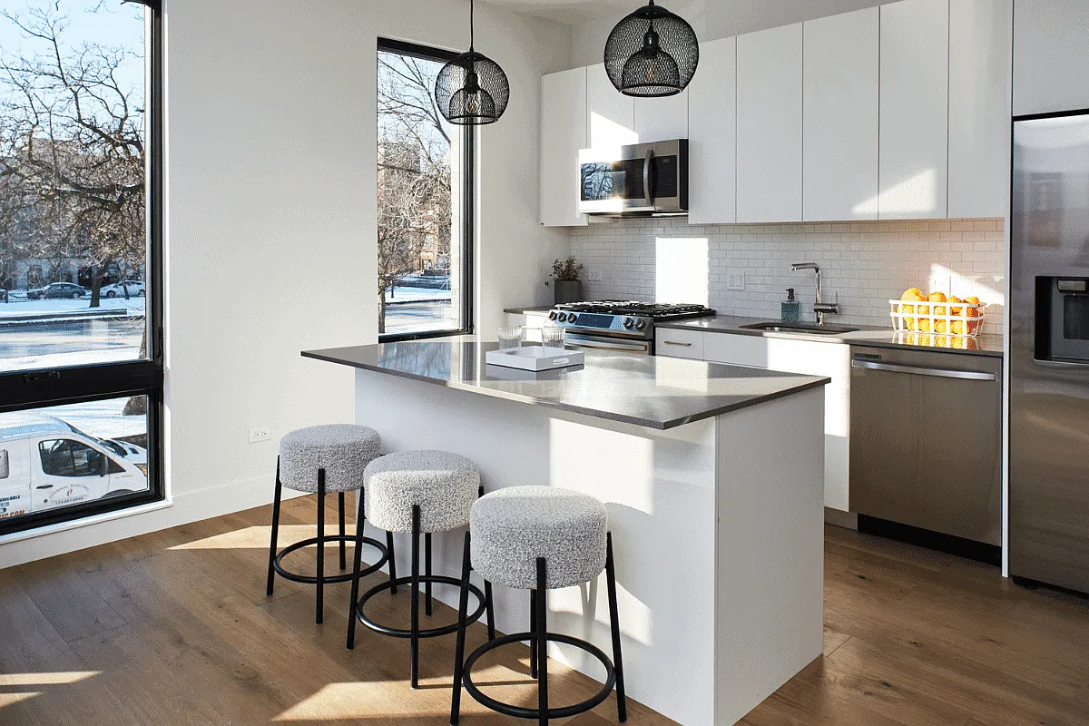 Building Photo - 1847 N Humboldt Blvd #104