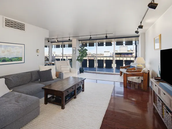 790 N Washington St APT 1210, Denver, CO 80203