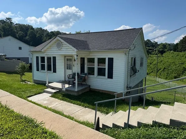 1045 Warren Pl NW, Lenoir, NC 28645