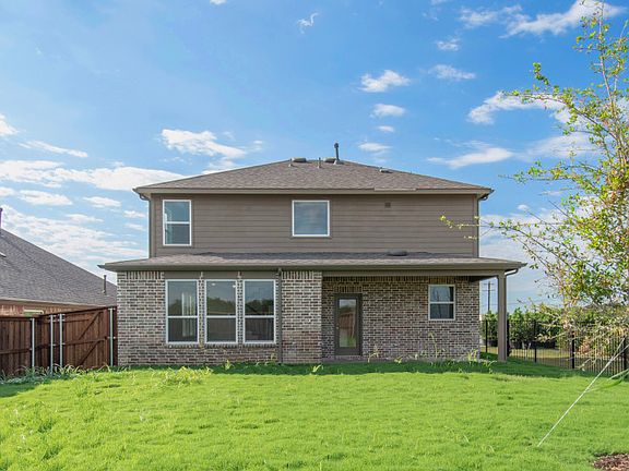 Spacious, fenced-in backyard