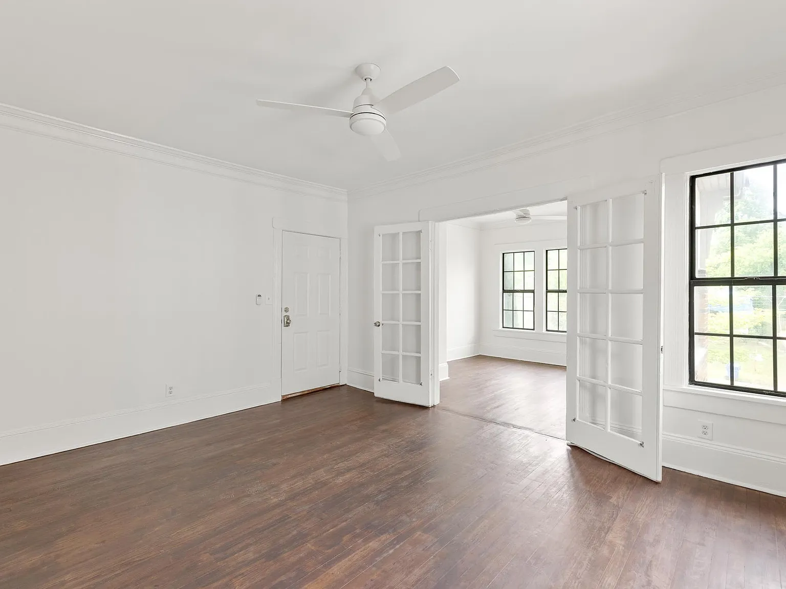 3 bed, 1100 sqft, $1,950 — Photo 4