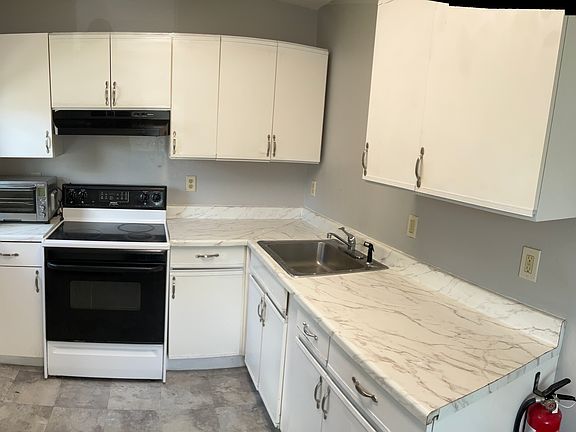 5th image of 105 Pine St #B