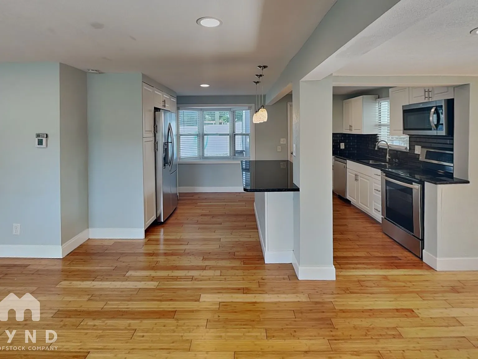 3 bed, 2.0 bath, 1019 sqft, $2,395 — Photo 4