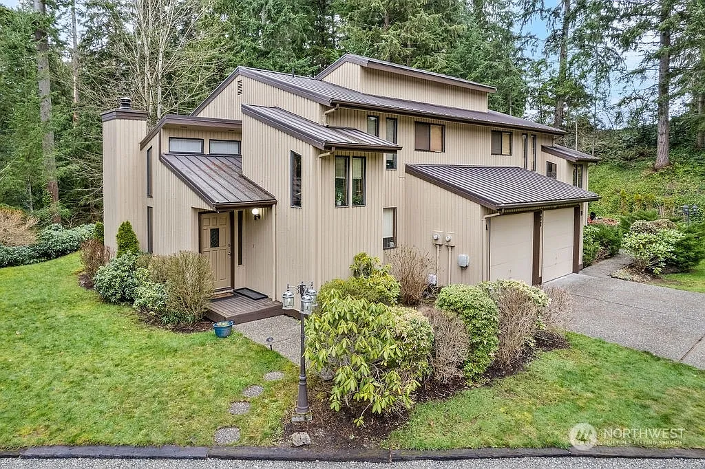 2 bed, 1.5 bath, 1215 sqft, $2,500 — Photo 2