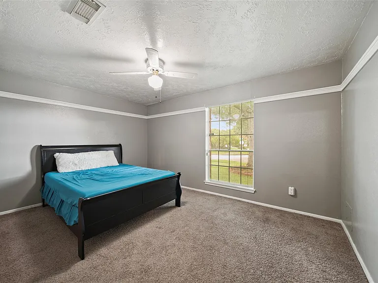 10431 Odessa Dr — Photo 18