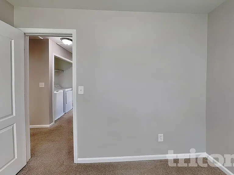 106 Newport Dr — Photo 14