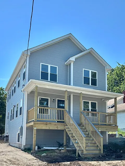 72 King St