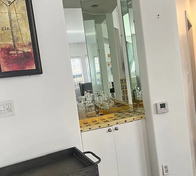 408 W Queen St #109 — Photo 6