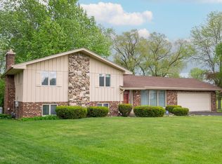11040 N Riverland Ct, Mequon, WI 53092