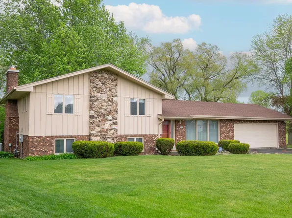 11040 N Riverland COURT, Mequon, WI 53092