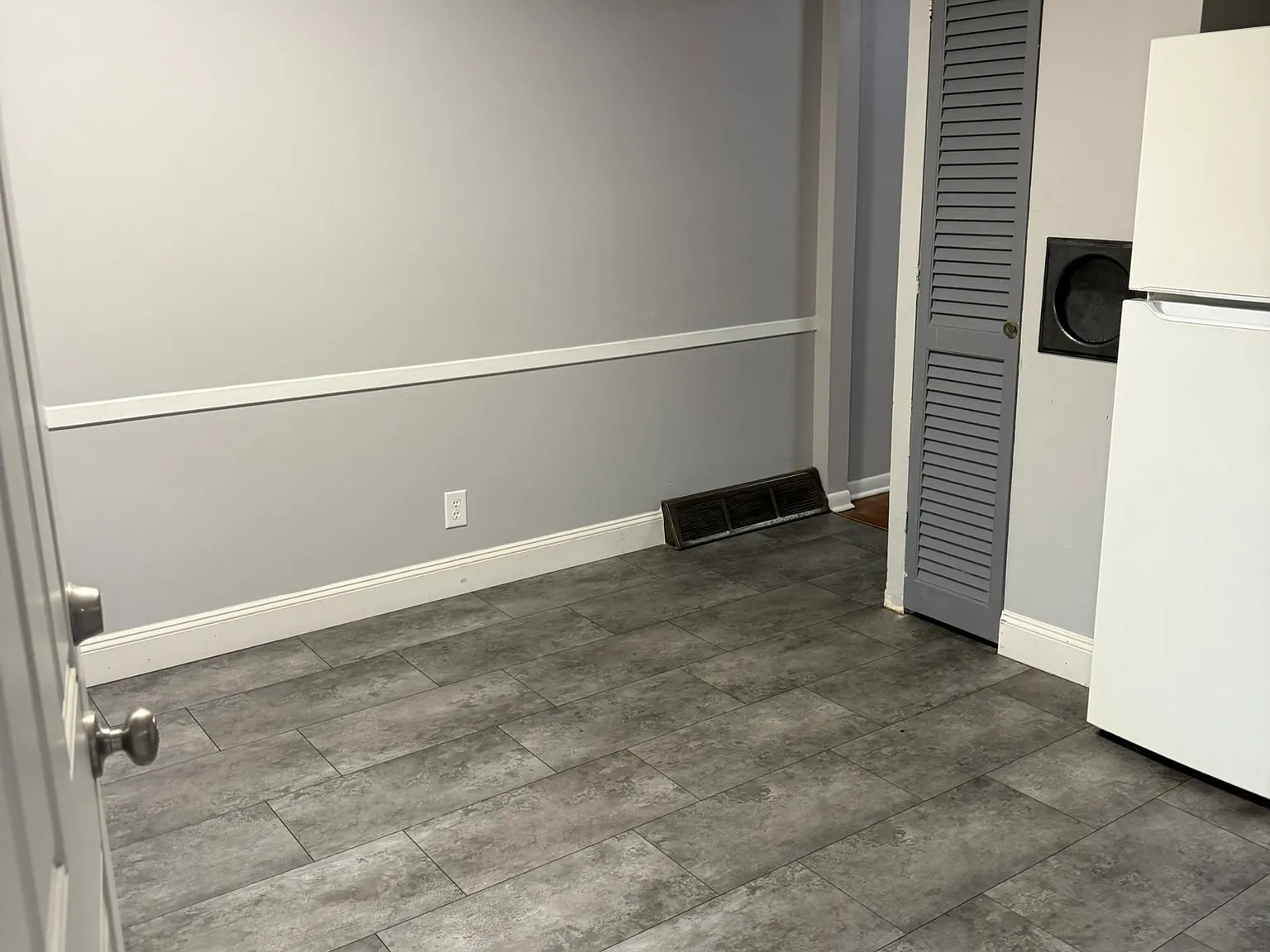 905 N Meadows Ct — Photo 3