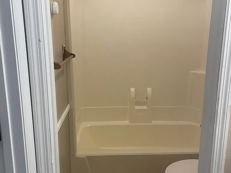 352 High St #6 — Photo 18