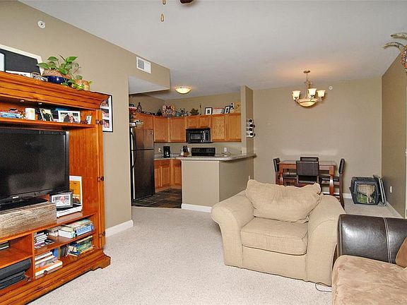 4th image of 1236 Garden Circle Dr APT O
