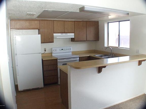 5th image of 643 W Calle Tuberia