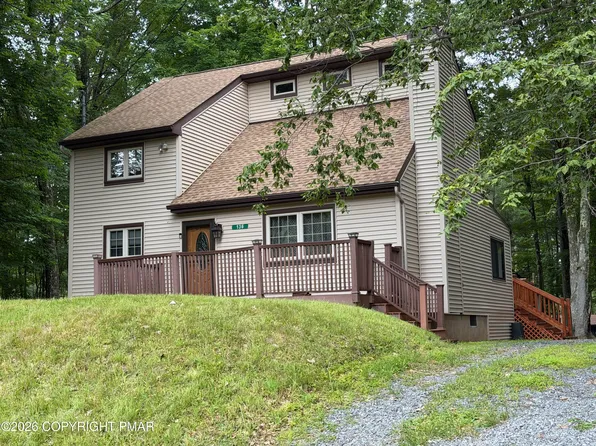 136 Michigana Dr, Pocono Lake, PA 18347