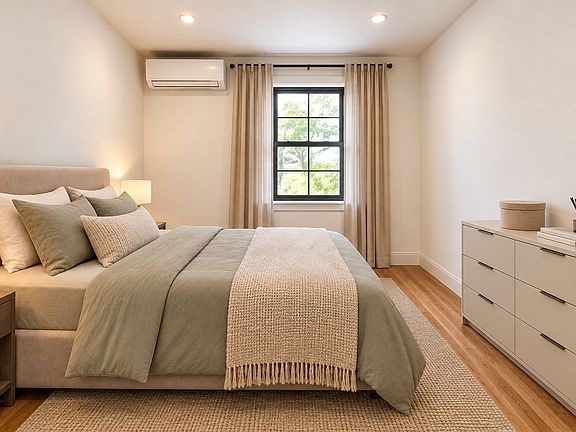 5th image of 321 Pulaski St #1B