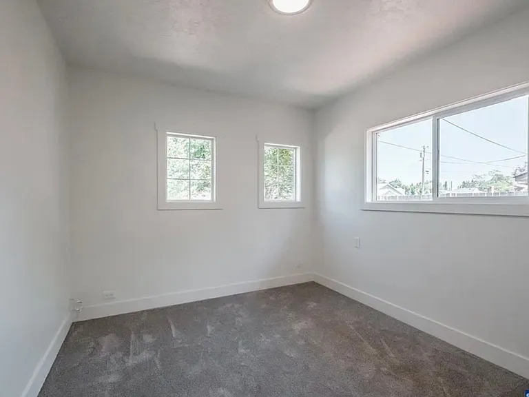 690 W Morton St — Photo 21