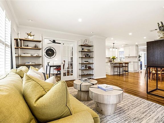 2nd image of 1264 Spring Valley Ln NE