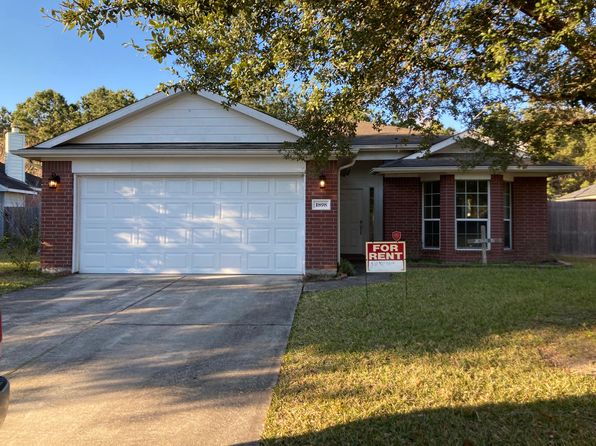 1898 Cedar Ln