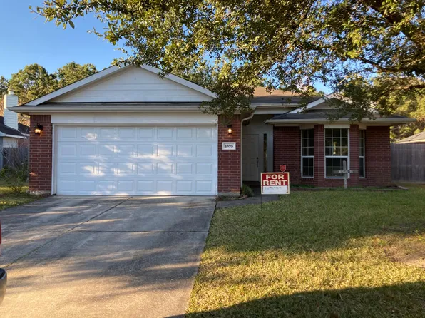 1898 Cedar Ln, Dayton, TX 77535