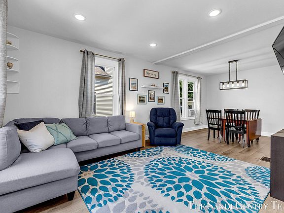 5th image of 1308 Fulton Ave