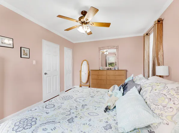 25 Oliver Street image 12 of 18