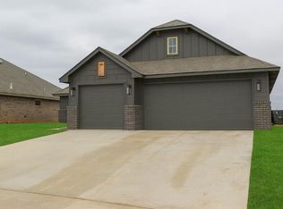 621 Honey Springs Ln, Shawnee, OK 74804