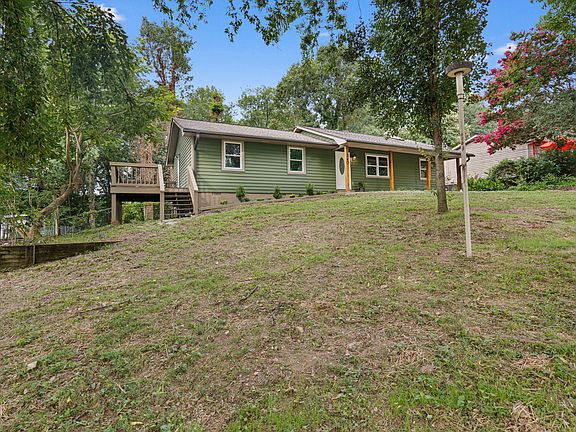 2nd image of 340 Matt Cir SE