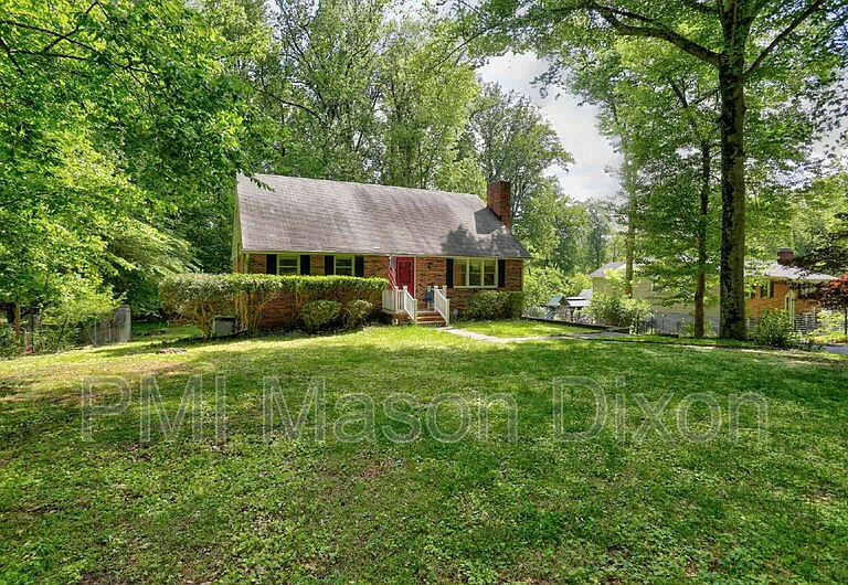 9710 Gwynn Park Dr — Photo 3