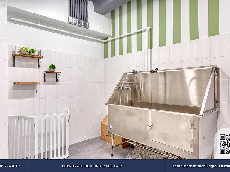 160 E 48th St #12M — Photo 26