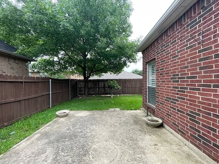 408 Hideaway Ct — Photo 26