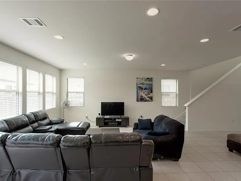 9109 Garnet Dr — Photo 15
