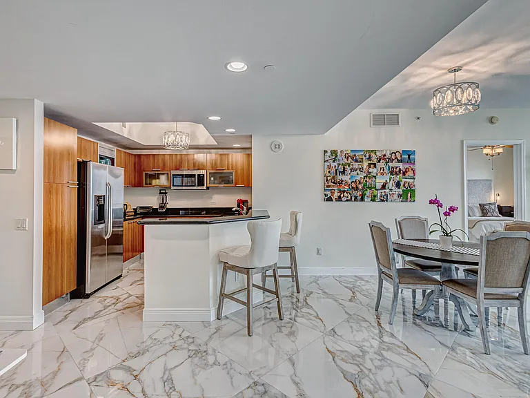 2640 Lake Shore Dr #2014 — Photo 11