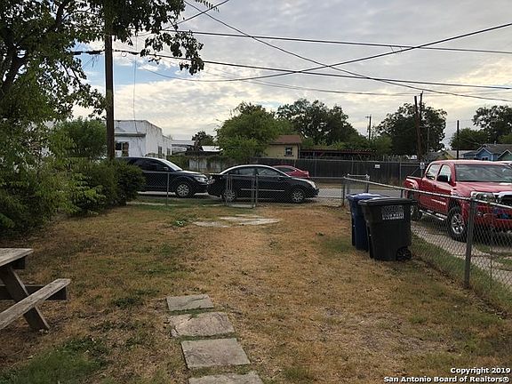 2nd image of 511 S Elmendorf St