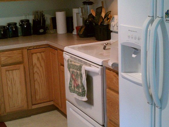 5th image of 11 Village Ct