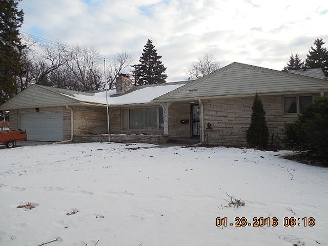 1st image of 627 Hemlock Ln