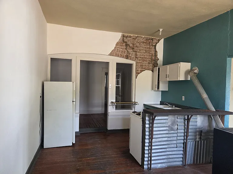 209 W Simpson St — Photo 5