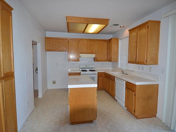 2nd image of 1880 Laurelgrove Ln