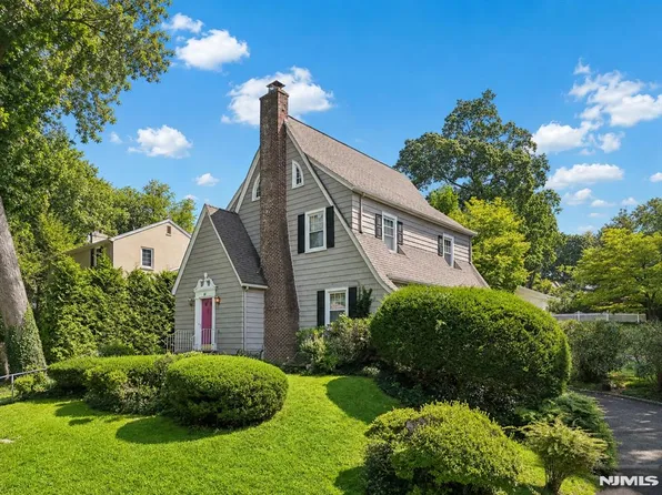 61 N Monroe St, Ridgewood, NJ 07450
