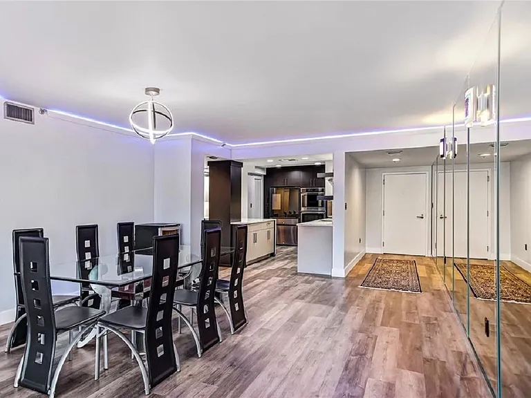 7550 Hinson St — Photo 11