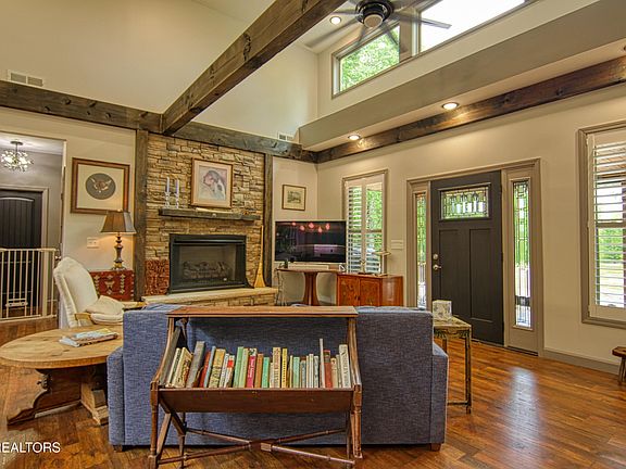 12th image of 279 Crouch Branch Ln