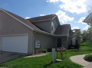 617 Hilltop Terrace Dr, Tallmadge, OH