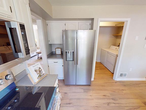 2nd image of 10384 Chamberlin Ct E
